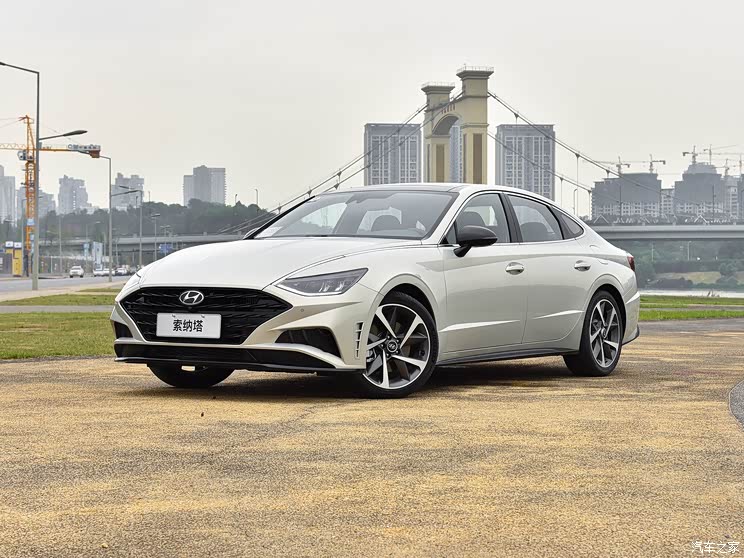 北京现代 索纳塔 2020款 380t 基本型