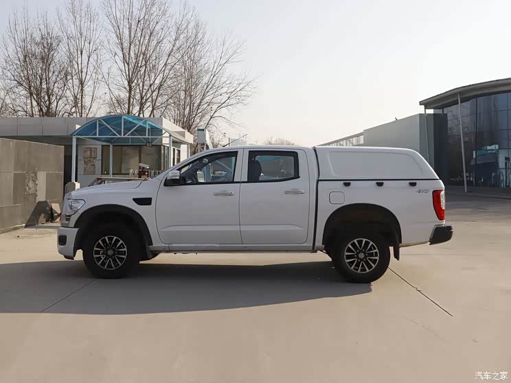 中兴汽车 领主 2021款 2.5t厢货乘用版柴油四驱旗舰型标双je4d25q6a