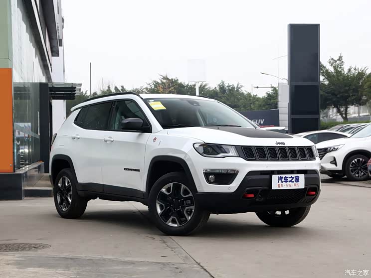 广汽菲克jeep 指南者 2019款 220t 自动四驱高性能旗舰版