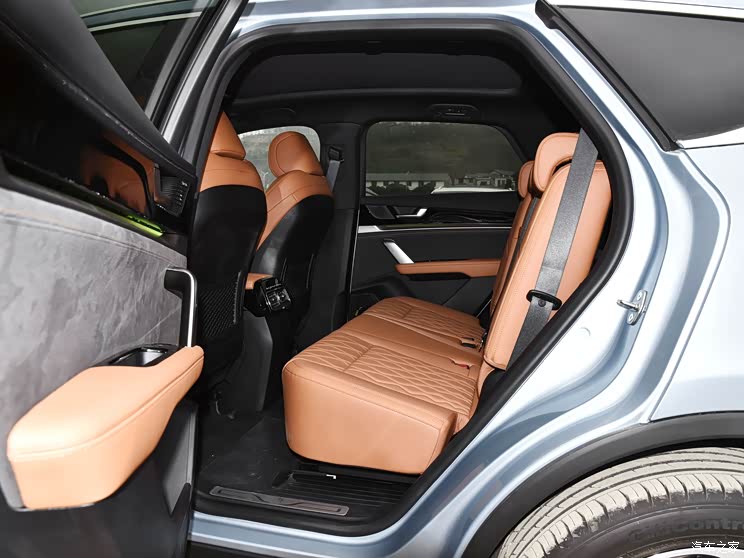 比亚迪 唐新能源 2023款 dm-i 冠军版 112km 尊荣型