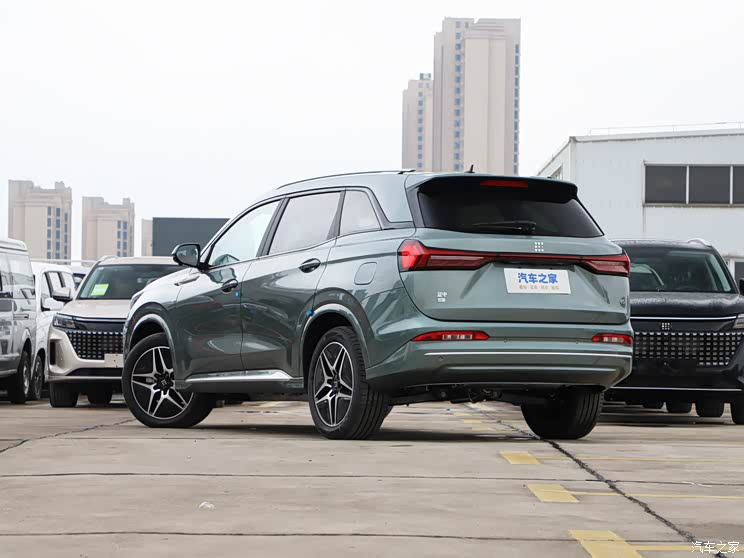 赛力斯蓝电 蓝电E5 2023款 1.5L DE-i 100KM臻享型 5座 赛力斯蓝电 蓝电E5 2023款 1.5L DE-i 100KM臻享型 5座