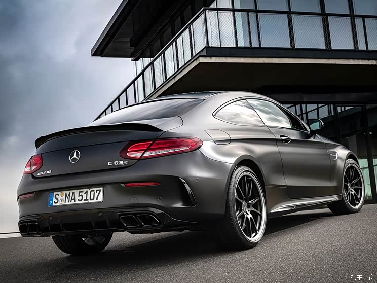 梅赛德斯-AMG 奔驰C级AMG 2019款 AMG C 63 S Coupe 梅赛德斯-AMG 奔驰C级AMG 2019款 AMG C 63 S Coupe