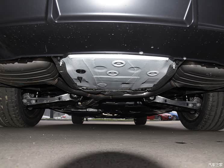 预计售价3188万起新款奥迪a4l到店