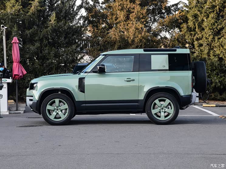 【图】绿油油 路虎卫士90 75周年纪念版到店_汽车之家
