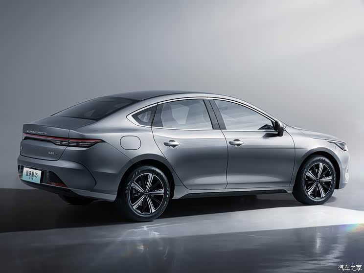 【比亚迪驱逐舰05荣耀版上市 售7.98万起_比亚迪海洋.