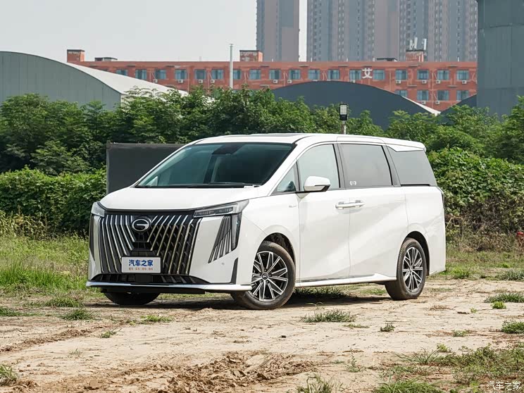 广汽乘用车 传祺M8 2024款 大师系列 400T 尊贵版 广汽乘用车 传祺M8 2024款 大师系列 400T 尊贵版