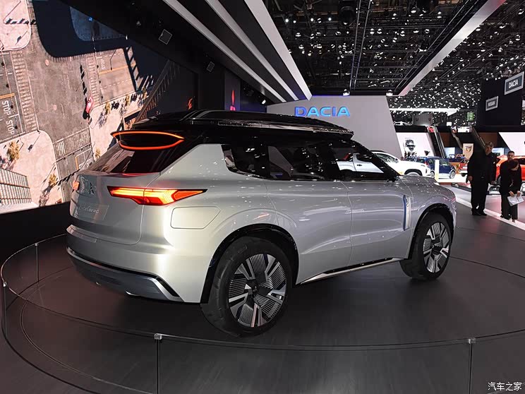 三菱(進(jìn)口) Engelberg Tourer 2019款 Concept