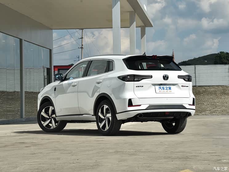 新颜新款长安第三代cs55plus性价比超高