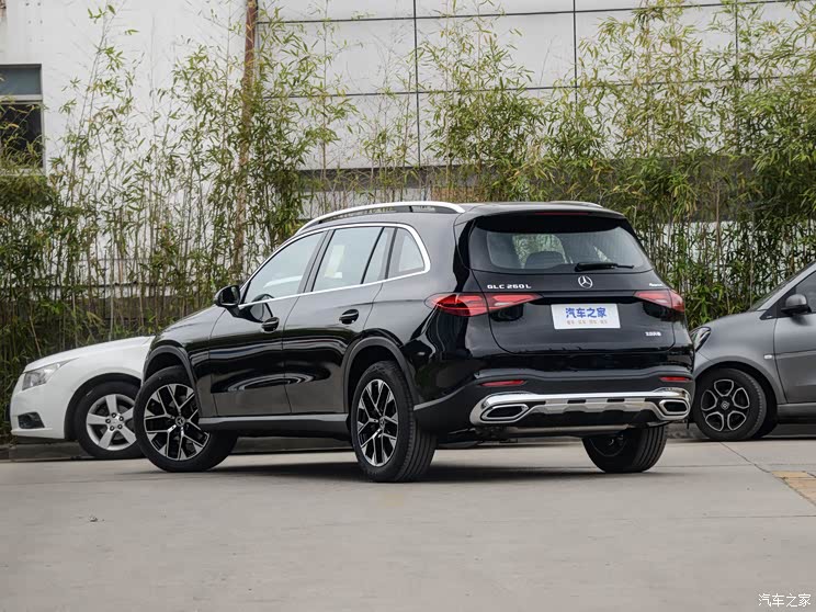 北京奔驰 奔驰glc 2023款 glc 260 l 4matic 动感型 5座