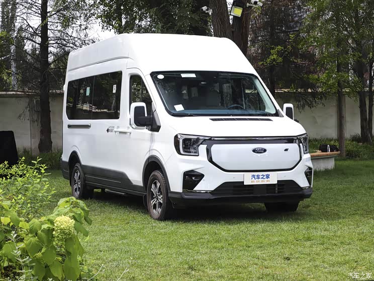 『江铃福特e全顺』『上汽大通新途ev70』目前市场上纯电轻客商用车型