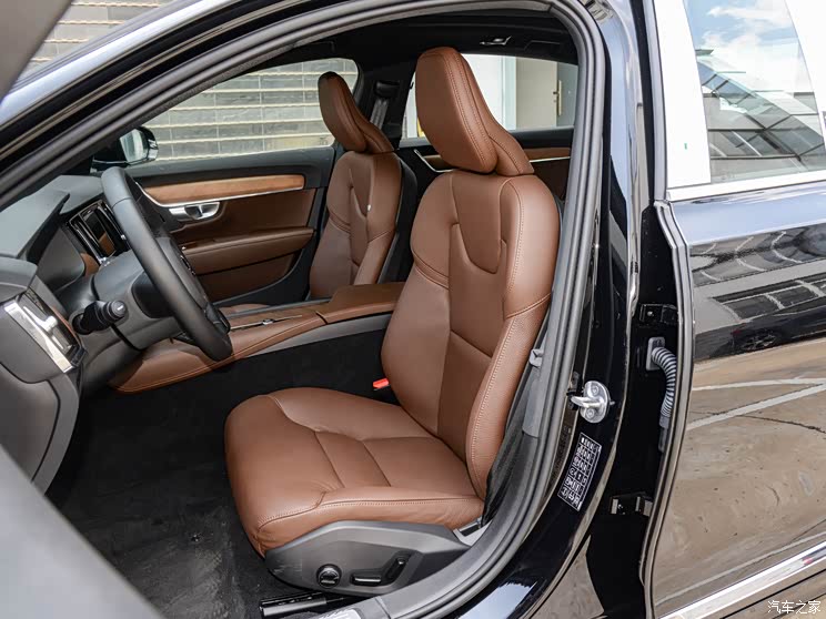 沃尔沃亚太 沃尔沃S90 2024款 B5 智逸豪华版 沃尔沃亚太 沃尔沃S90 2024款 B5 智逸豪华版