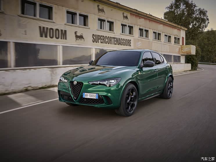 阿尔法·罗密欧 stelvio斯坦维 2023款 quadrifoglio 100
