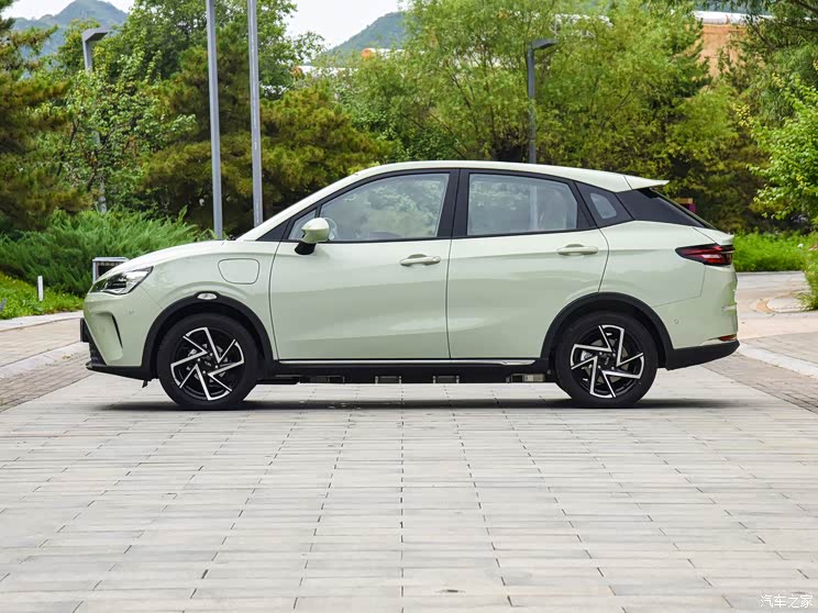 合众汽车 哪吒aya 2023款 基本型