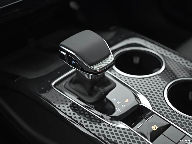 一汽红旗 红旗HS3 2023款 1.5T 尝鲜版