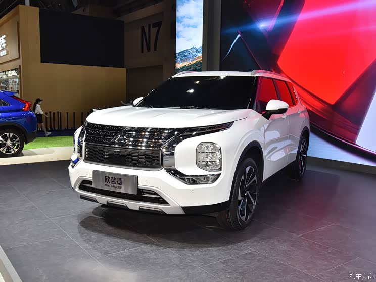 广汽三菱 欧蓝德 2022款 1.5t cvt四驱高配版 7座