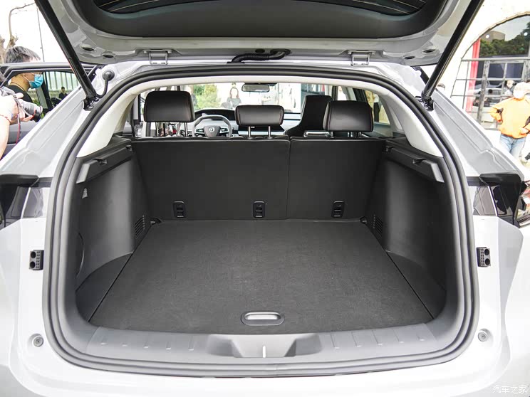 设计未来感十足 车展实拍长安uni-k