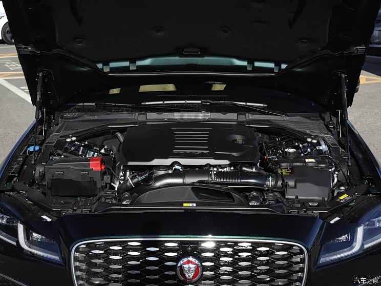 奇瑞捷豹路虎 捷豹xfl 2023款 xfl 2.0t p250 两驱尊享豪华版