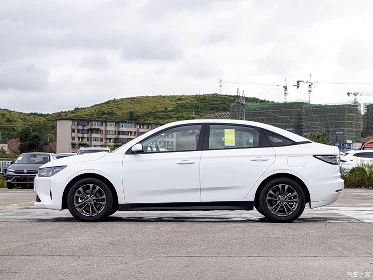 威马汽车 威马E.5 2021款 500 即客行 威马汽车 威马E.5 2021款 500 即客行