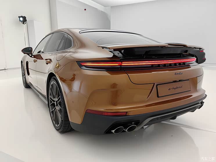 【图】保时捷莱比锡工厂第200万辆整车下线_汽车之家