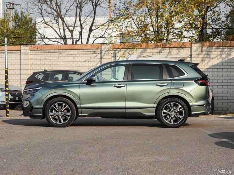 广汽本田 皓影 2023款 240turbo 四驱基本型 5座