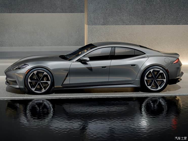 Karma Gyesera 2024款 基本型 Karma Gyesera 2024款 基本型