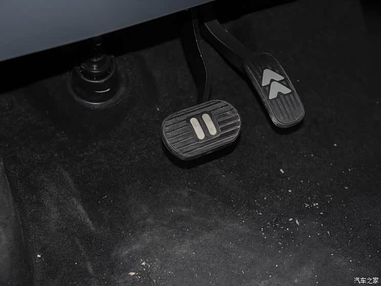 一汽奔腾 奔腾小马 2024款 170km 活力马 一汽奔腾 奔腾小马 2024款 170km 活力马