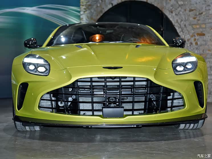 阿斯顿・马丁 V8 Vantage 2024款 4.0T V8 Coupe