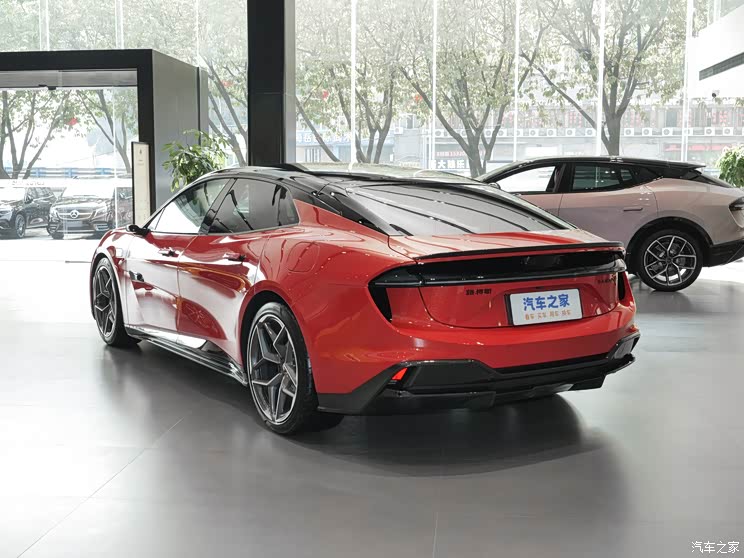 路特斯 路特斯EMEYA繁花 2024款 EMEYA R+