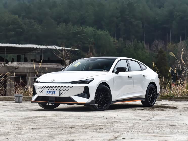 长安汽车 长安UNI-V 2024款 1.5T 尊贵运动型