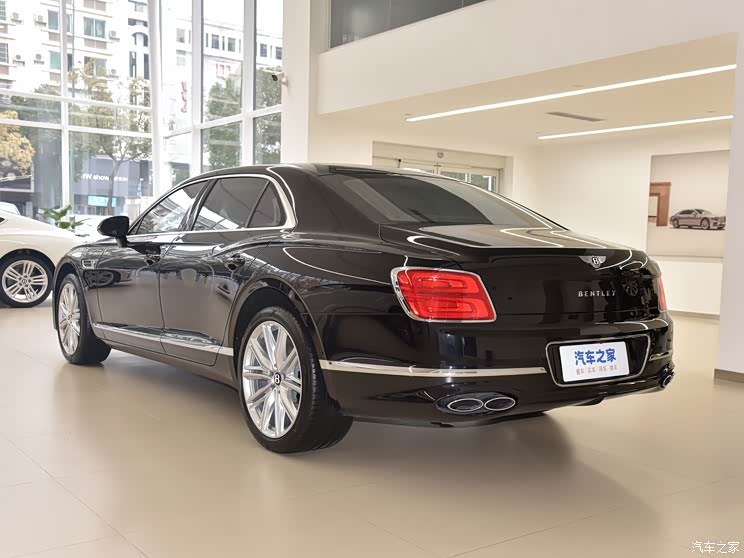 宾利有史以来最强轿车?全新飞驰预告图