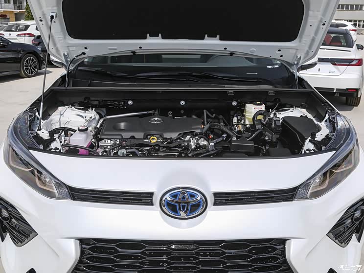 广汽丰田 威兰达 2024款 双擎 2.5L E-CVT两驱都市版 广汽丰田 威兰达 2024款 双擎 2.5L E-CVT两驱都市版