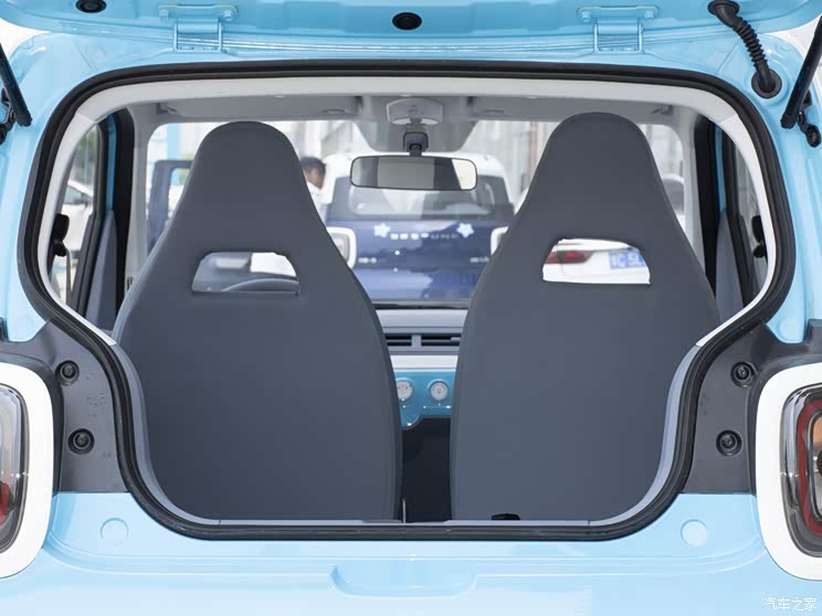 一汽奔腾 奔腾小马 2024款 122km 萌趣马 一汽奔腾 奔腾小马 2024款 122km 萌趣马