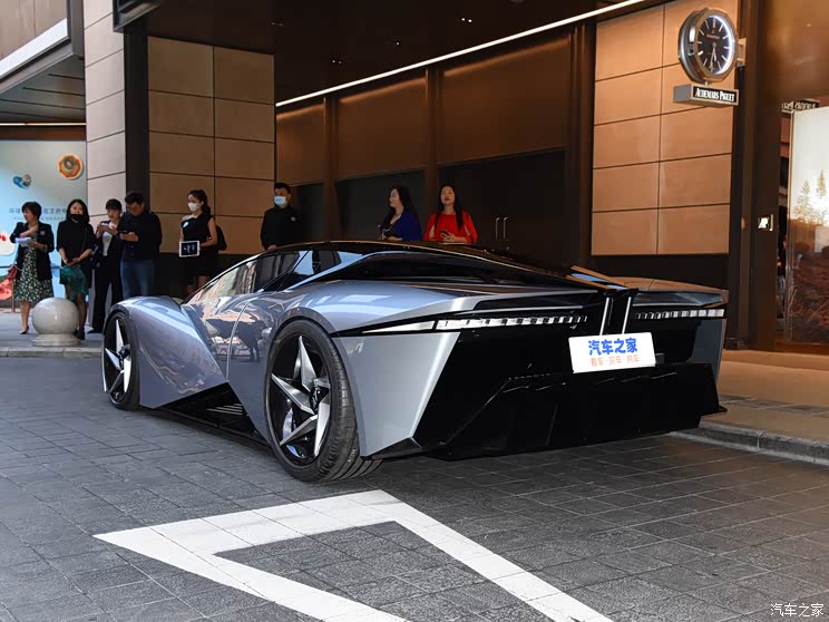 相信绝大多数网友此前对于法诺汽车知之甚少,法诺汽车当年接过前途