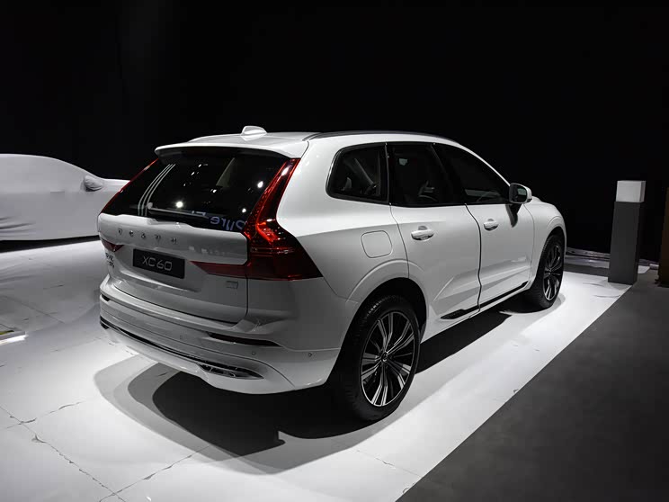 【图】2021上海车展:新款沃尔沃xc60首发亮相_汽车之家