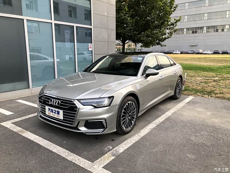 奥迪a6l 55 tfsie quattro现已到店