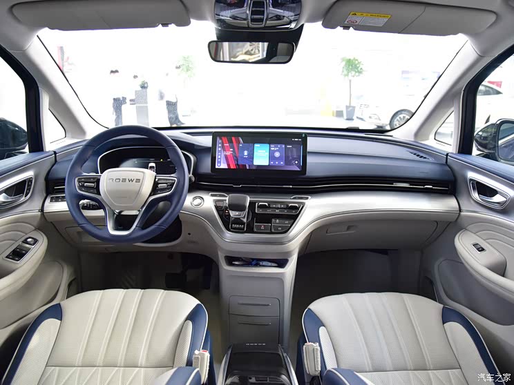 mpv市场的全新搅局者荣威imax8到店