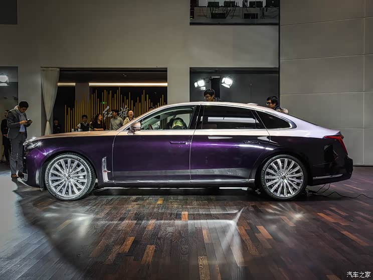 舍我其谁 静态体验红旗全新中大型车h9