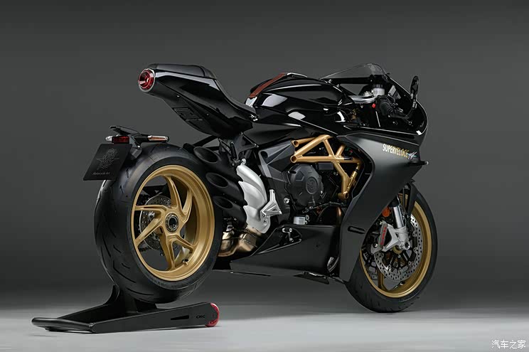 二手比新车贵奥古斯塔现代复古跑车