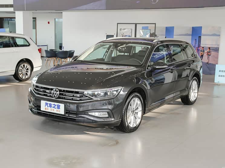 外观方面,2021款蔚揽依旧是大众的家族式风格,多幅式的进气格栅很有