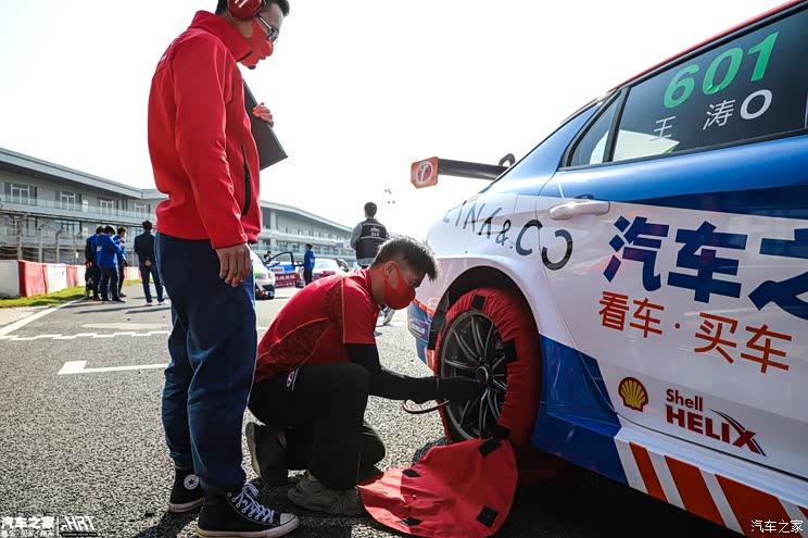 汽车之家车手王涛两上tcrchina领奖台