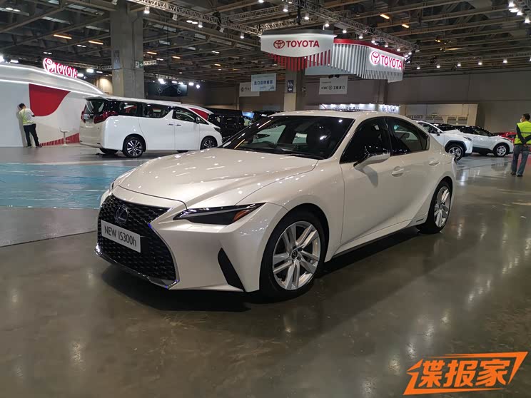 2021澳门车展探馆新款雷克萨斯is