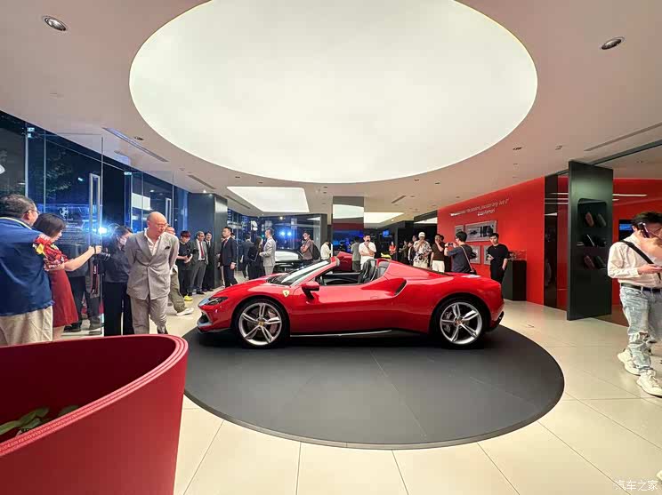 【图】法拉利全新展厅揭幕!配有专属定制区域_汽车之家