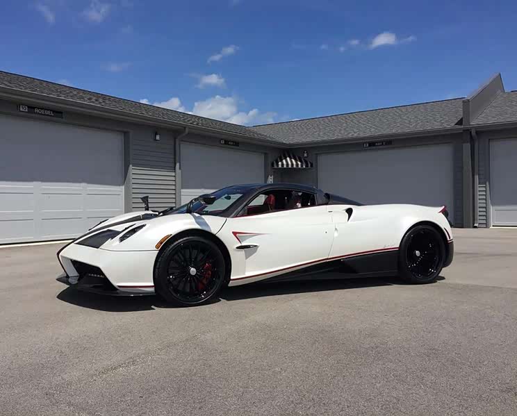 例如:帕加尼huayra,迈凯伦塞纳,法拉利laferrari和488 pista,日产sky