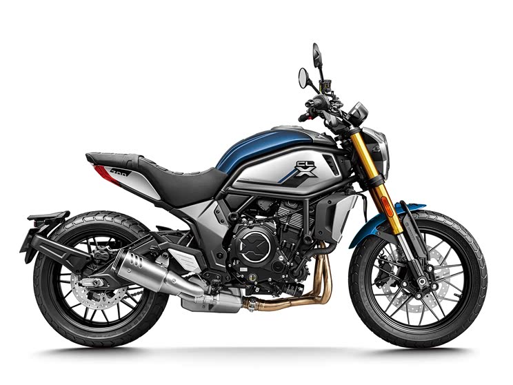 国产新势力春风700clx摩托车上市