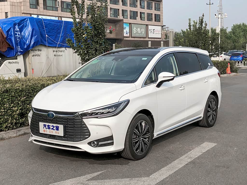 电池容量5913kwh比亚迪宋maxev到店