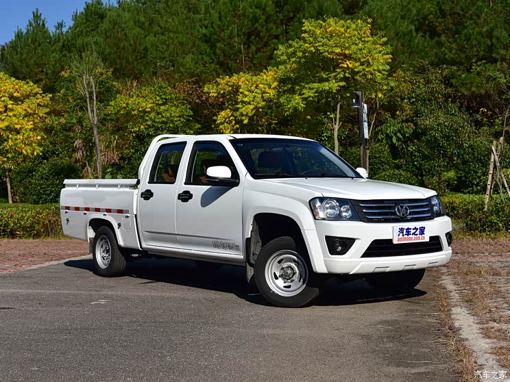 皮卡也跨界 试驾骐铃t100 2.2l手动挡