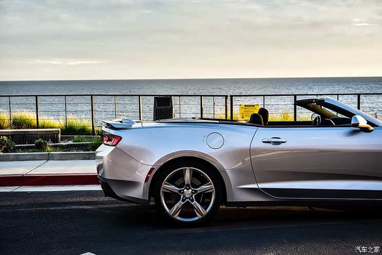 情迷加州试驾雪佛兰科迈罗ss敞篷版