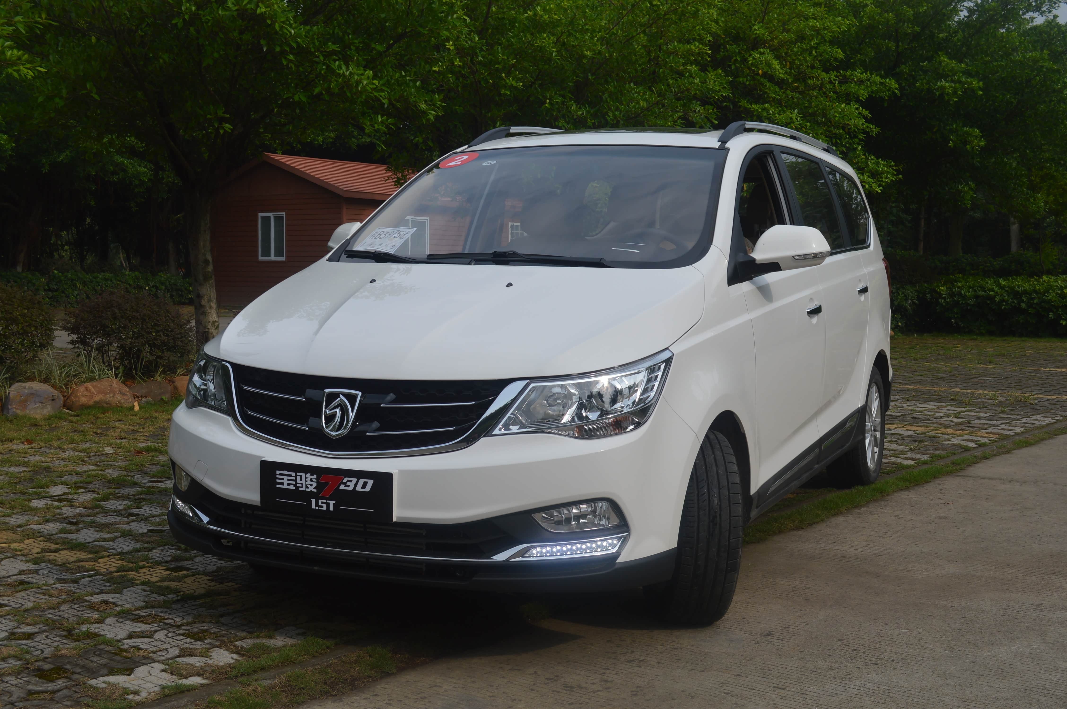 五菱宝骏超10万辣评10月mpv销量top10