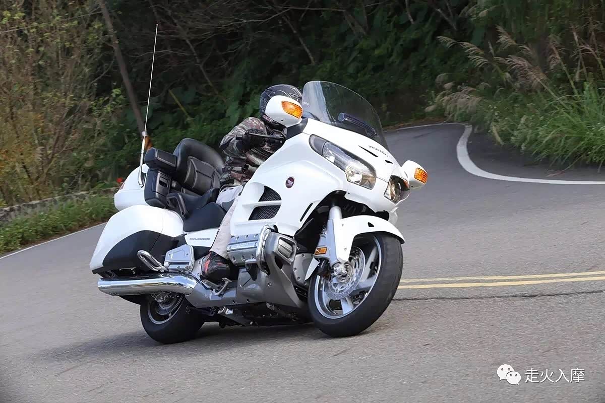 移动沙发本田金翼goldwing1800评测