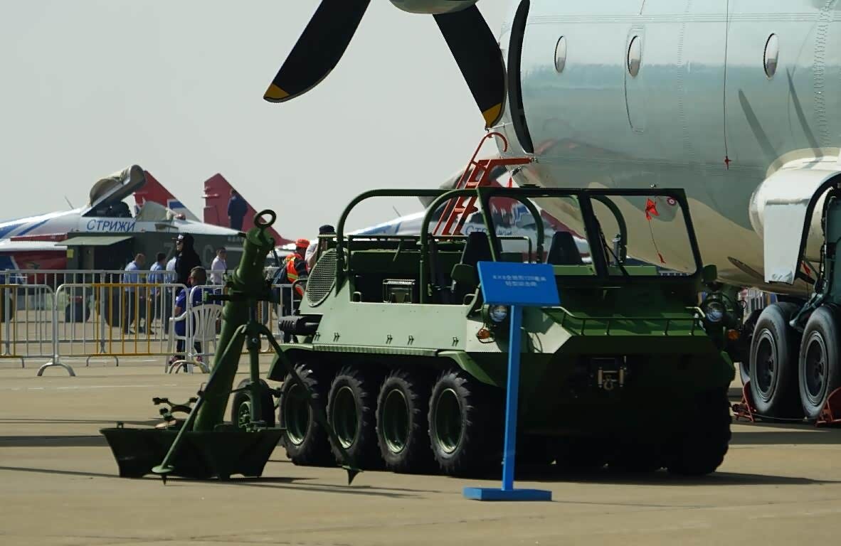 宋楠:解放军"山猫"小型伞兵突击车族